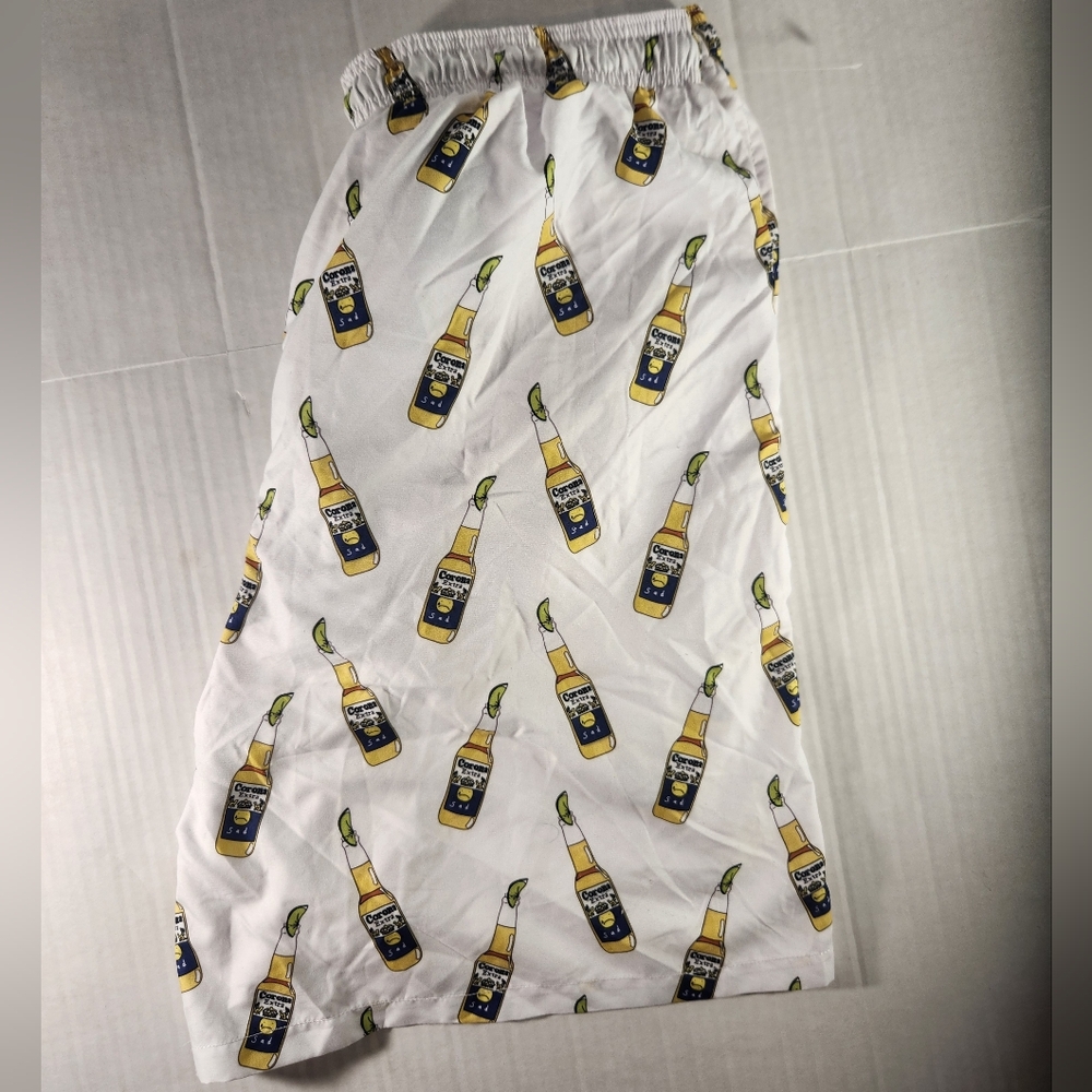 NWOT Men's 3 Corona Swim Trunks